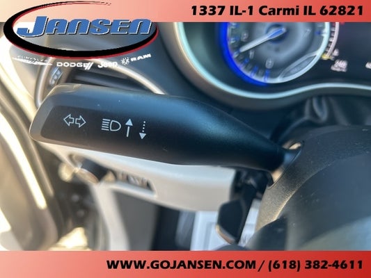 2022 Chrysler Pacifica Touring L in Evansville, IN, IL - Jansen Auto Group