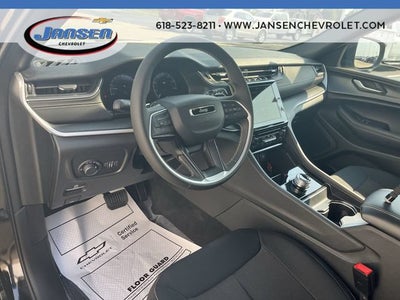 2025 Jeep Grand Cherokee Laredo 4x4