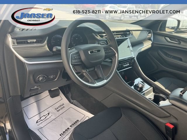 2025 Jeep Grand Cherokee Laredo 4x4