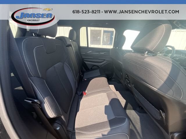 2025 Jeep Grand Cherokee Laredo 4x4