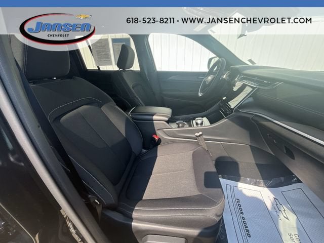 2025 Jeep Grand Cherokee Laredo 4x4