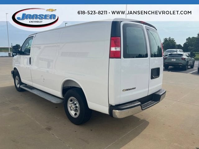 2025 Chevrolet Express Cargo WT