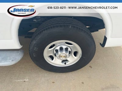2025 Chevrolet Express Cargo WT