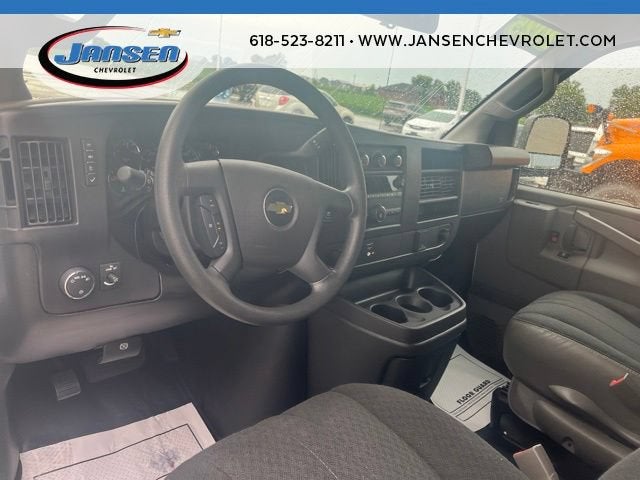 2025 Chevrolet Express Cargo WT