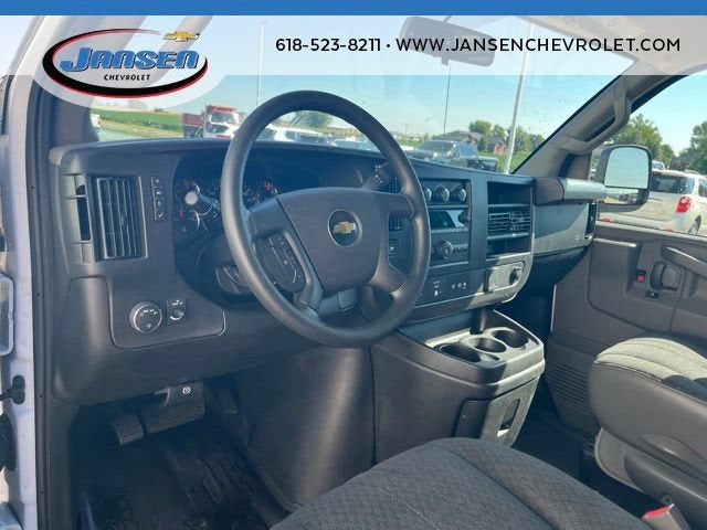 2025 Chevrolet Express Cargo WT