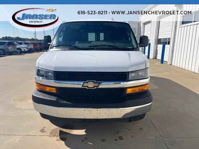 2025 Chevrolet Express Cargo WT