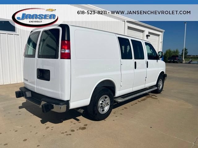 2025 Chevrolet Express Cargo WT