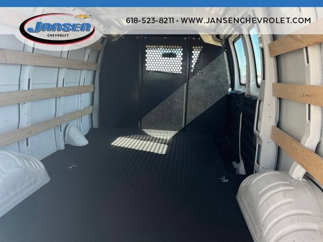 2025 Chevrolet Express Cargo WT