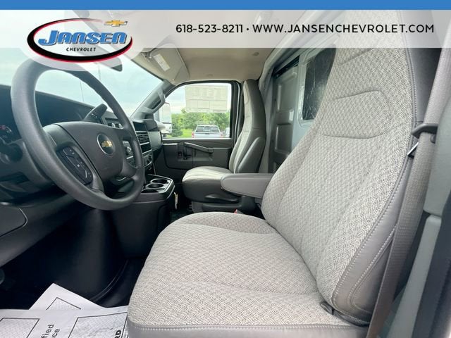 2026 Chevrolet Express Cutaway 3500 1WT