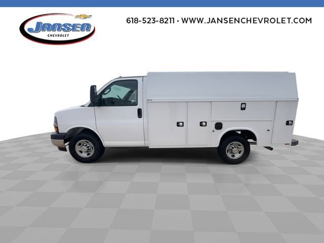 2026 Chevrolet Express Cutaway 3500 1WT