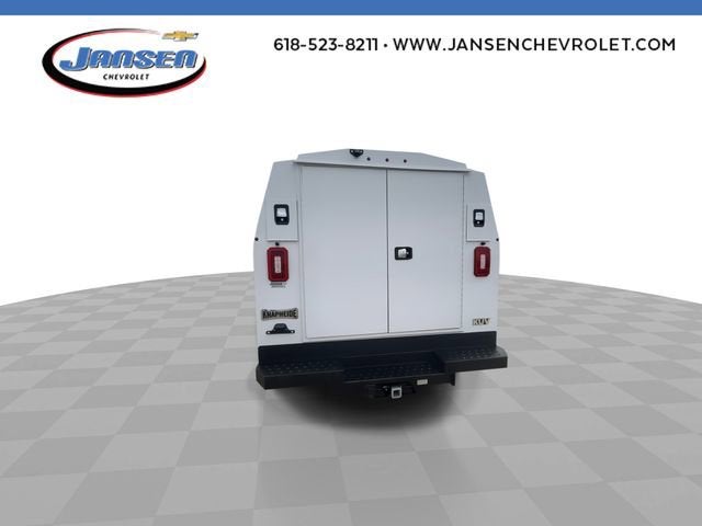 2026 Chevrolet Express Cutaway 3500 1WT