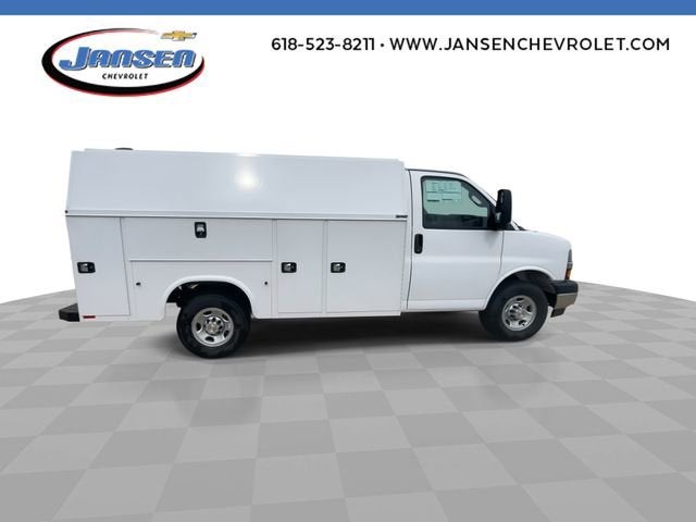 2026 Chevrolet Express Cutaway 3500 1WT