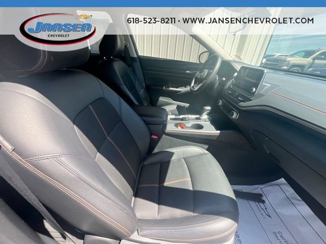 2022 Nissan Altima SR FWD