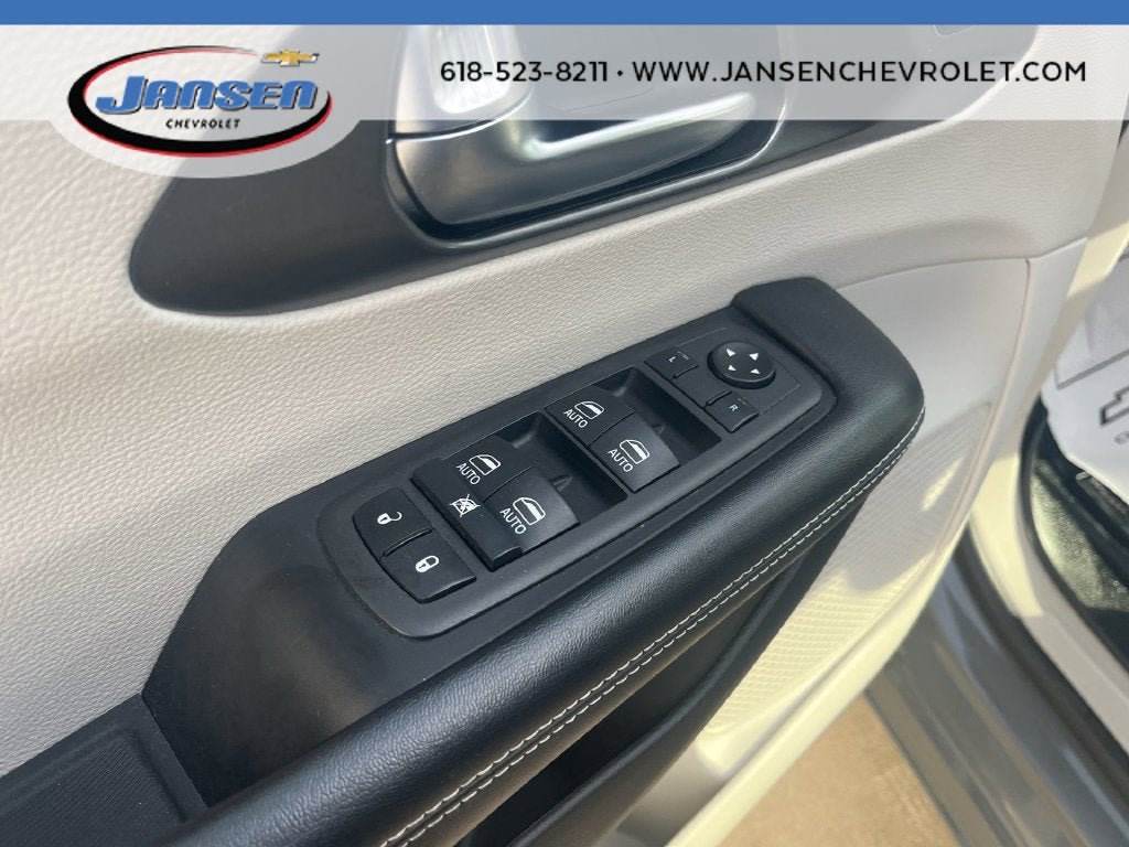 2022 Chrysler Pacifica Touring L