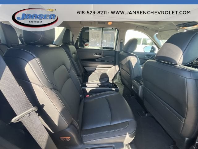 2023 Nissan Pathfinder SL 4WD
