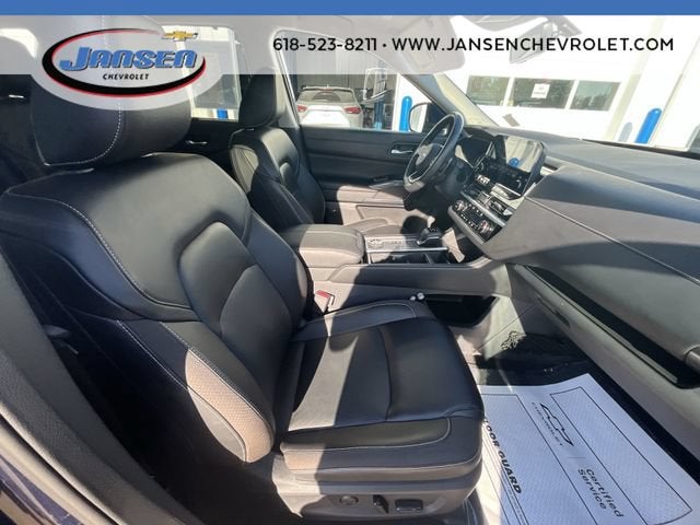 2023 Nissan Pathfinder SL 4WD