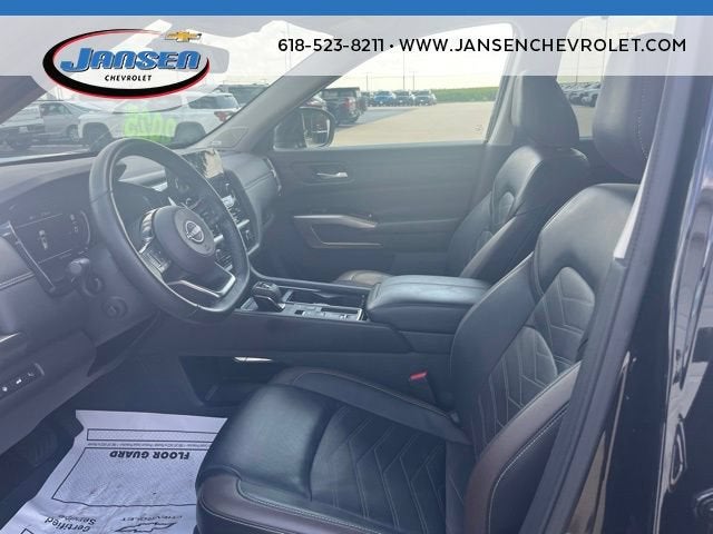 2025 Nissan Pathfinder Platinum