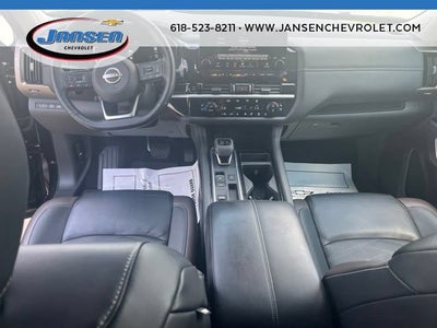 2025 Nissan Pathfinder Platinum