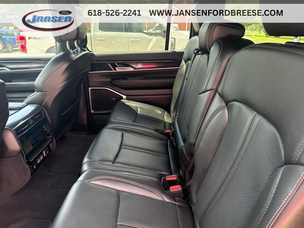 2024 Jeep Wagoneer Base