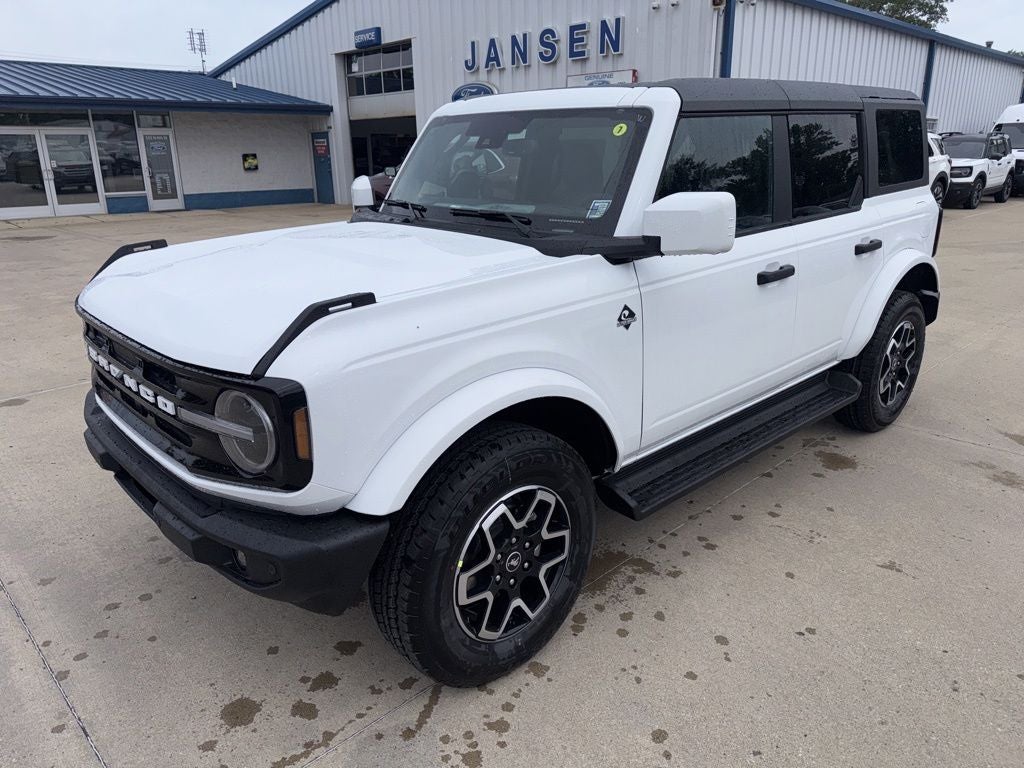 2026 Ford Bronco Outer Banks