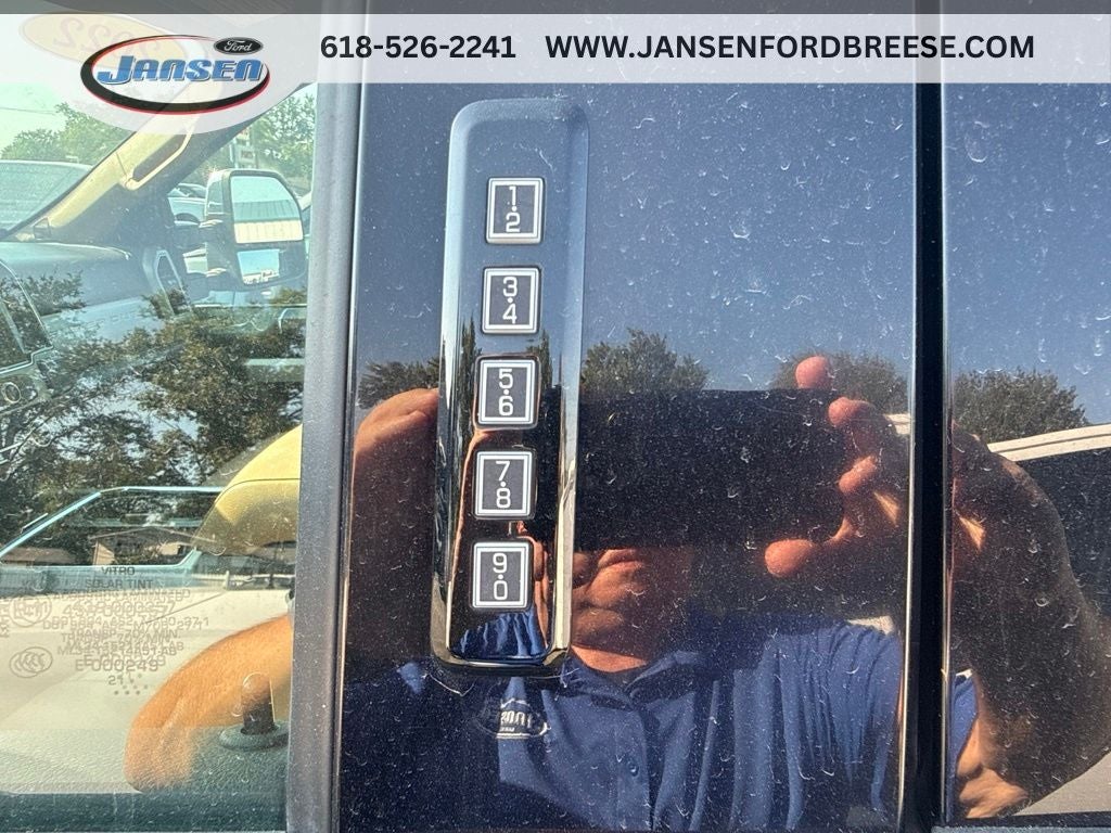 2022 Ford F-350SD Lariat