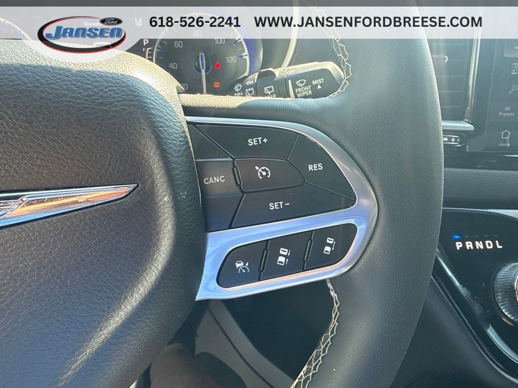 2025 Chrysler Pacifica Select