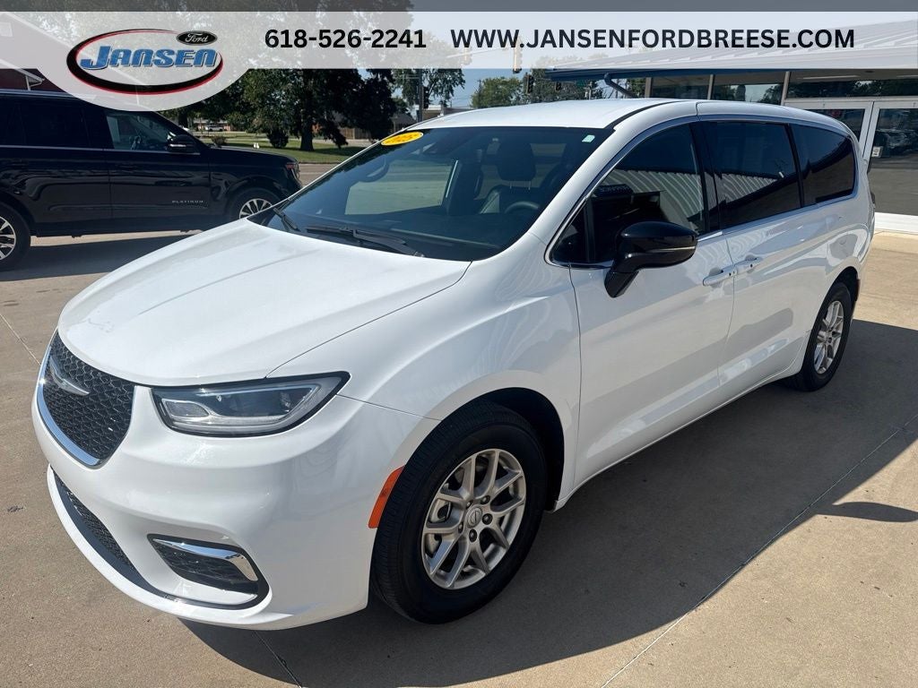 2025 Chrysler Pacifica Select