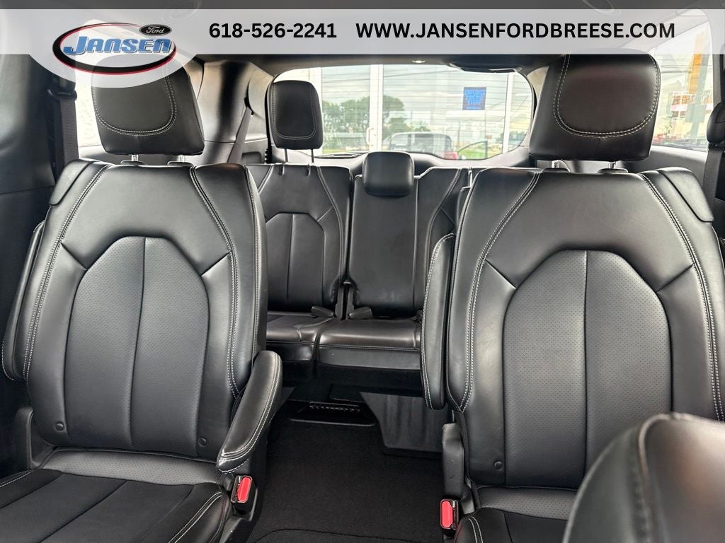 2025 Chrysler Pacifica Select