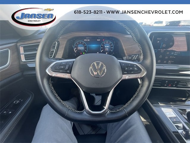 2025 Volkswagen Atlas 2.0T SE w/Technology