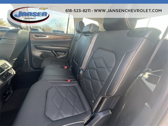 2025 Volkswagen Atlas 2.0T SE w/Technology